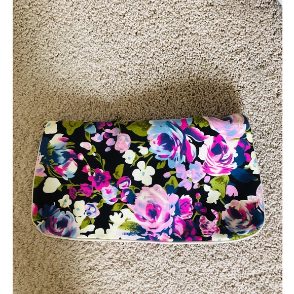 Flower printed clutch - Picture 4 of 4
